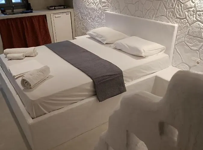 Traditional House Under The Castle * Astypálaia